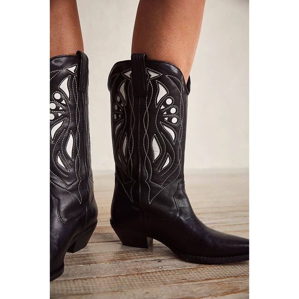 Elegant Black Western Boots